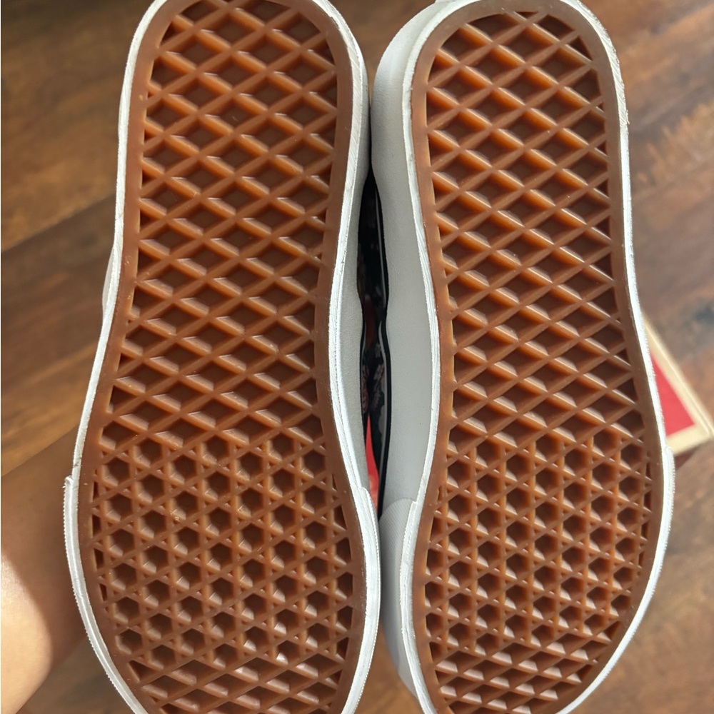 NWT Floral slip on Vans - Picture 4 of 5